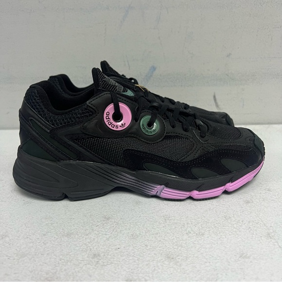 Adidas Astir Women’s Black Sneakers #370 - Picture 3 of 6